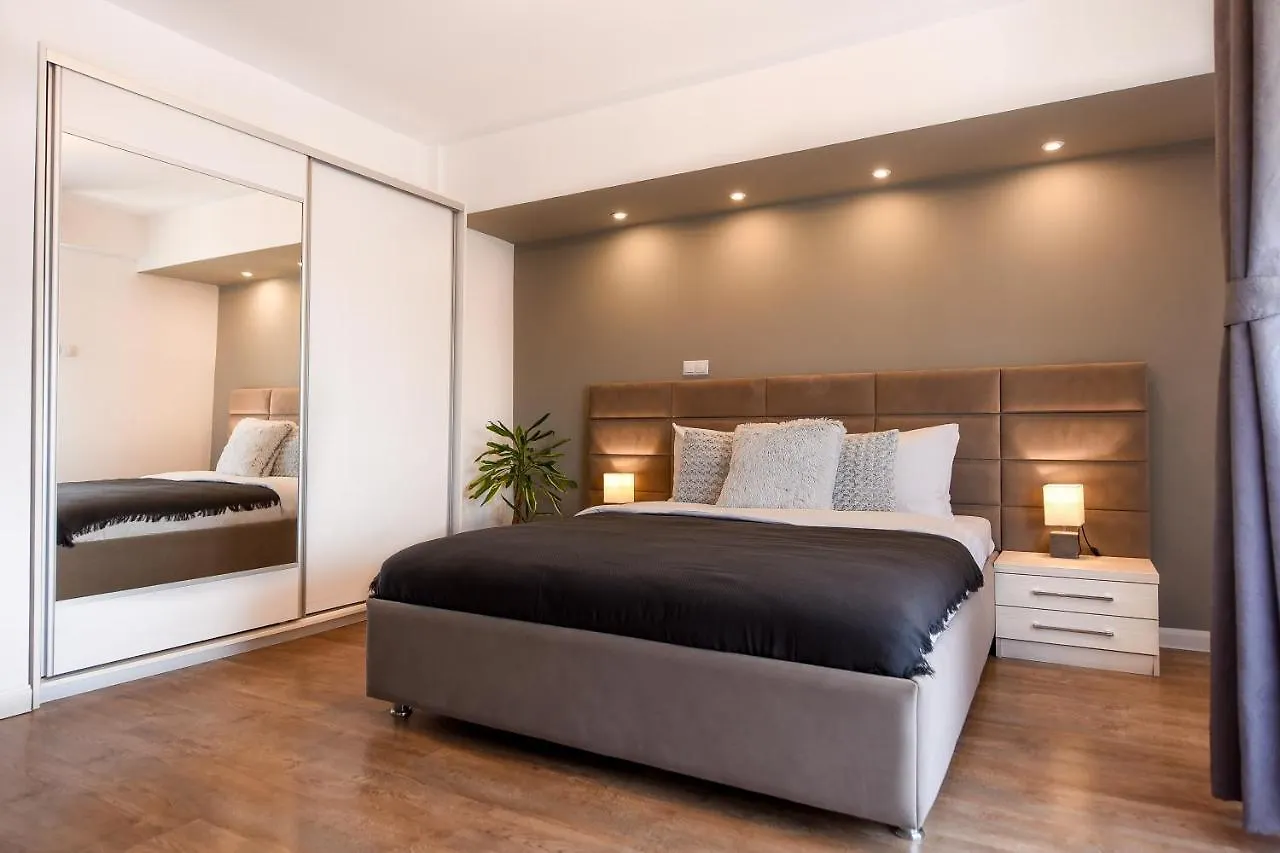 Wonderful View Studio on Calea Victoriei - Homey Residence Bucureşti 0*,  România