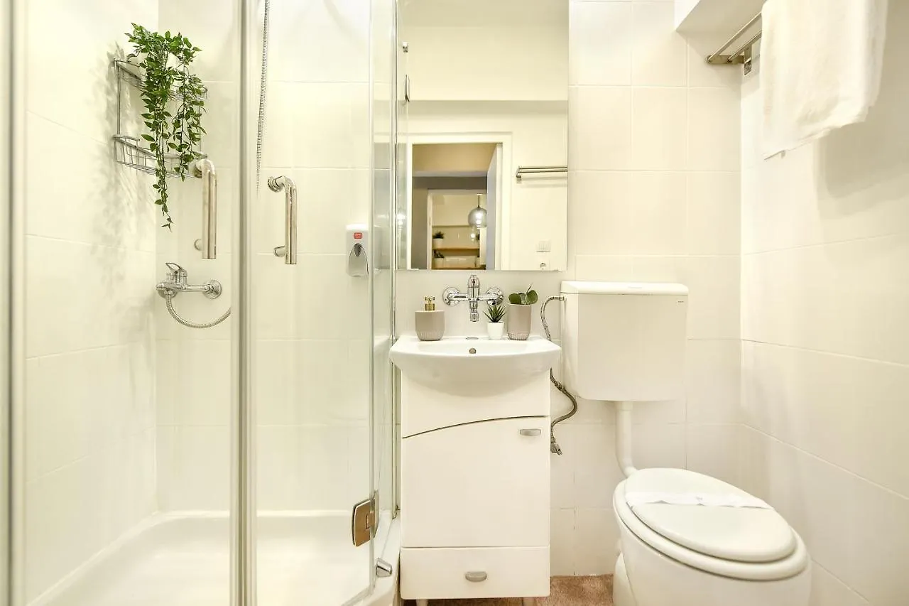 Wonderful View Studio on Calea Victoriei - Homey Residence Bucureşti